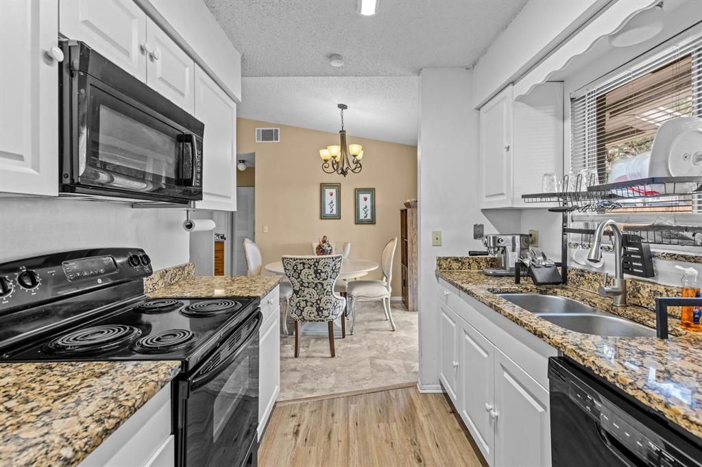 Active With Contract: $2,100 (3 beds, 2 baths, 1157 Square Feet)