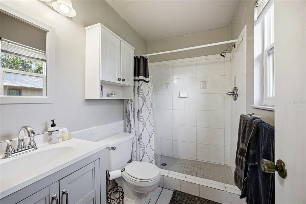 Activo con contrato: $272,000 (3 camas, 2 baños, 1265 Pies cuadrados)