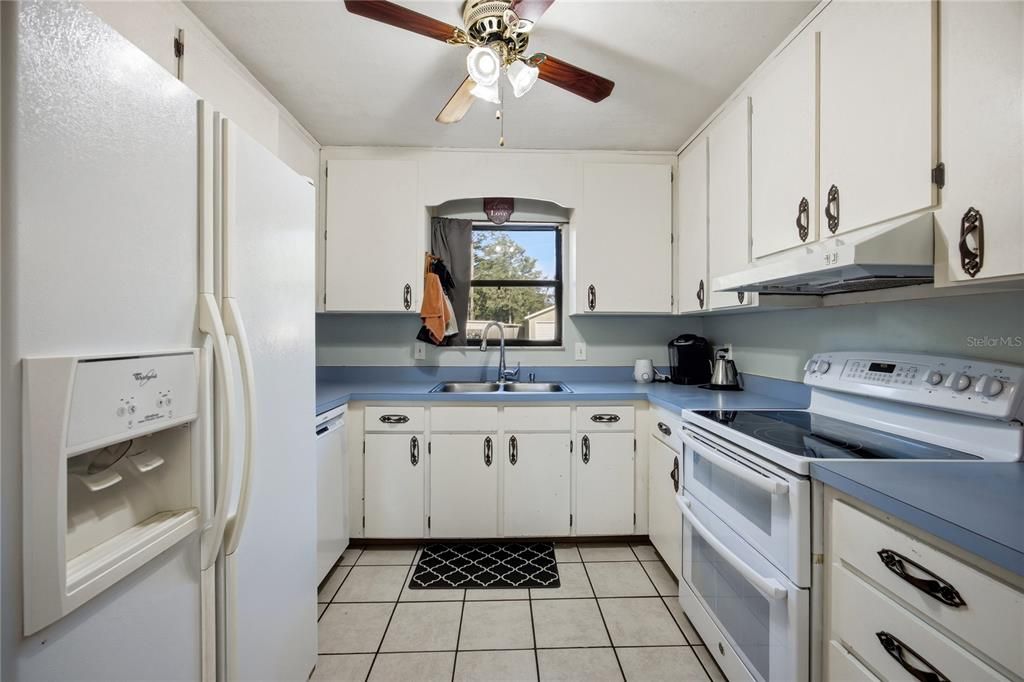 Activo con contrato: $272,000 (3 camas, 2 baños, 1265 Pies cuadrados)