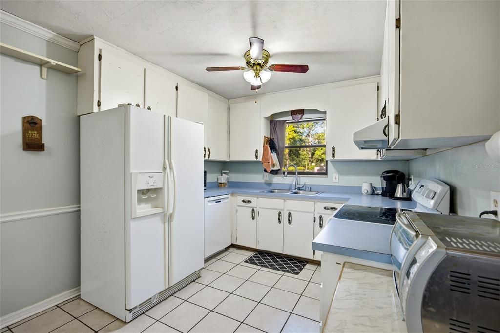 Activo con contrato: $272,000 (3 camas, 2 baños, 1265 Pies cuadrados)