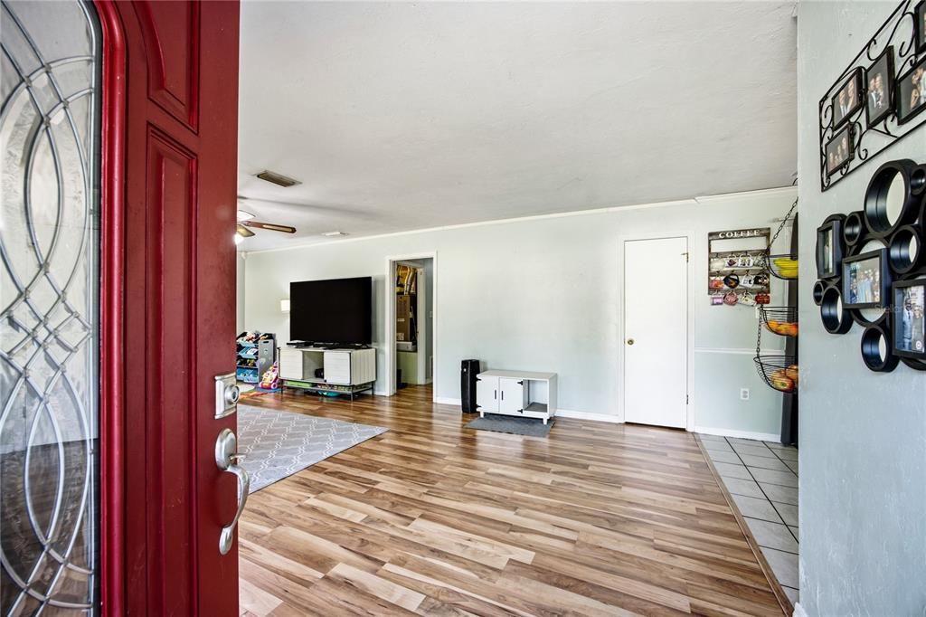 Activo con contrato: $272,000 (3 camas, 2 baños, 1265 Pies cuadrados)