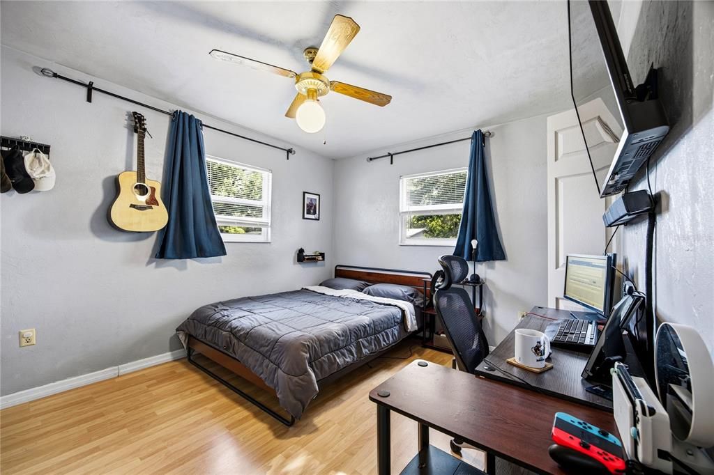 Activo con contrato: $272,000 (3 camas, 2 baños, 1265 Pies cuadrados)