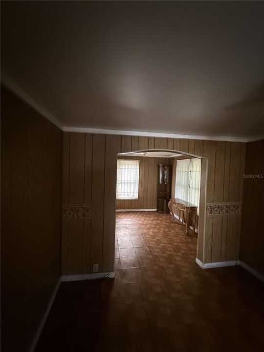 На продажу: $399,999 (4 спален, 0 ванн, 1704 Квадратных фут)