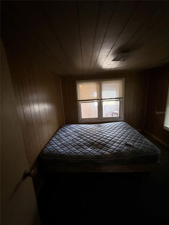 На продажу: $399,999 (4 спален, 0 ванн, 1704 Квадратных фут)