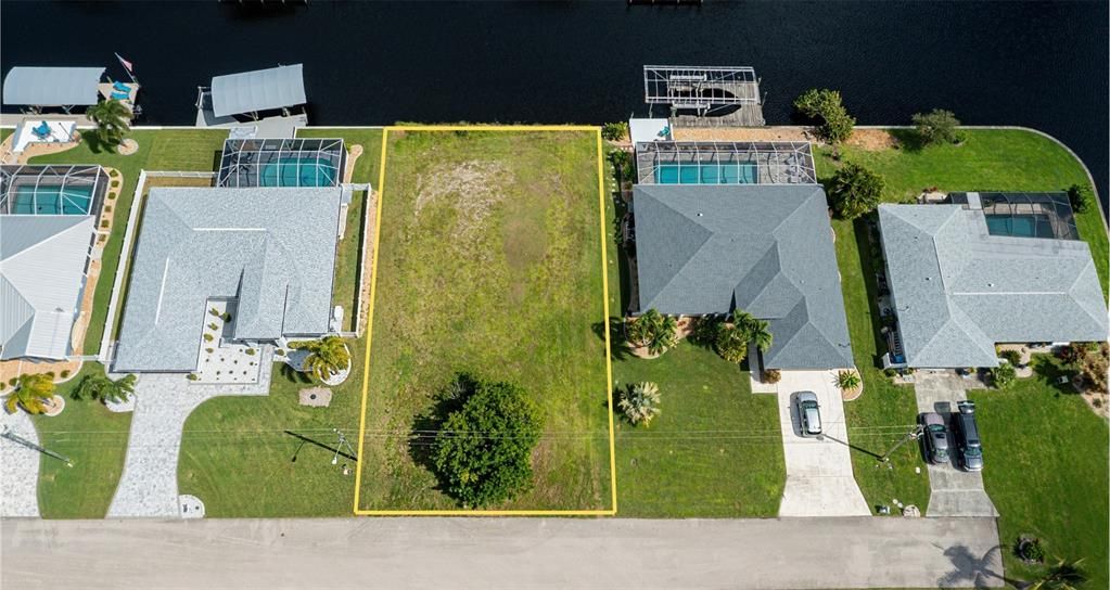 待售: $239,000 (0.23 acres)