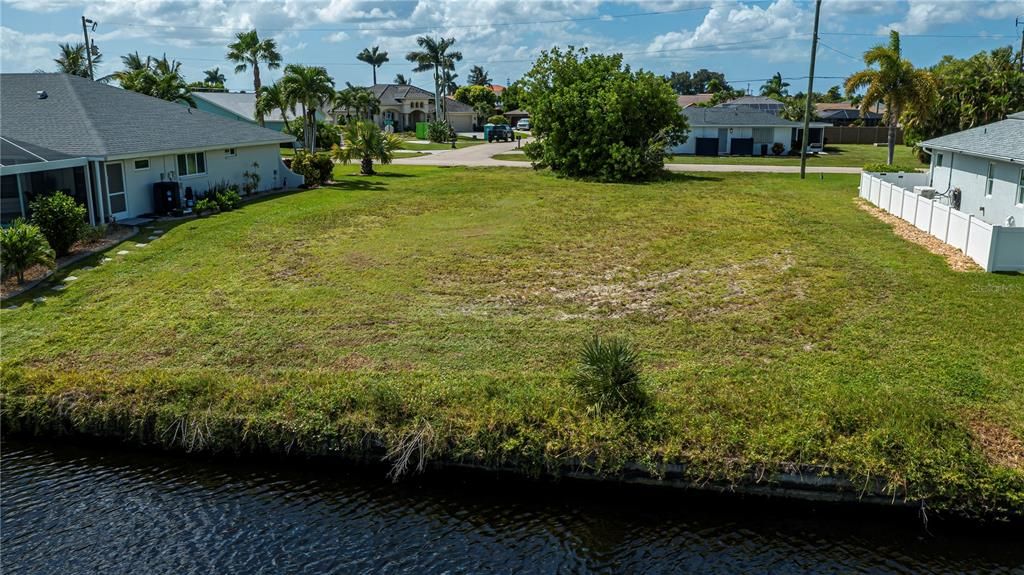 待售: $239,000 (0.23 acres)
