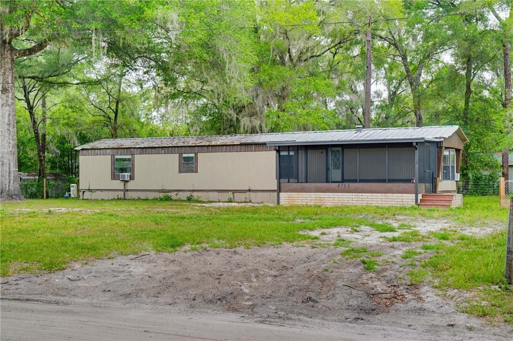 For Sale: $147,500 (2 beds, 1 baths, 924 Square Feet)