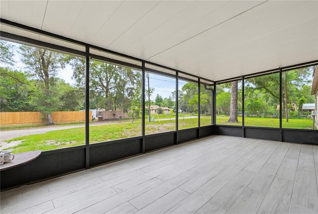 For Sale: $147,500 (2 beds, 1 baths, 924 Square Feet)