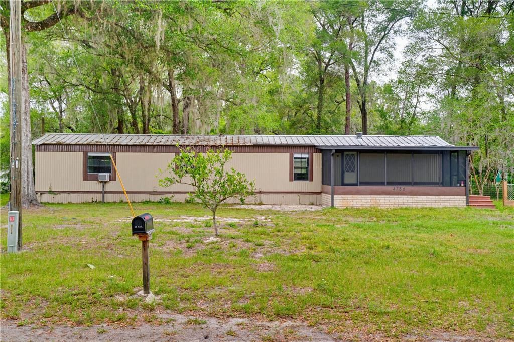 For Sale: $147,500 (2 beds, 1 baths, 924 Square Feet)