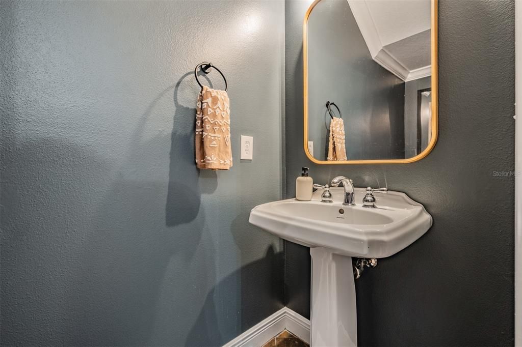 For Sale: $479,900 (3 beds, 2 baths, 1990 Square Feet)