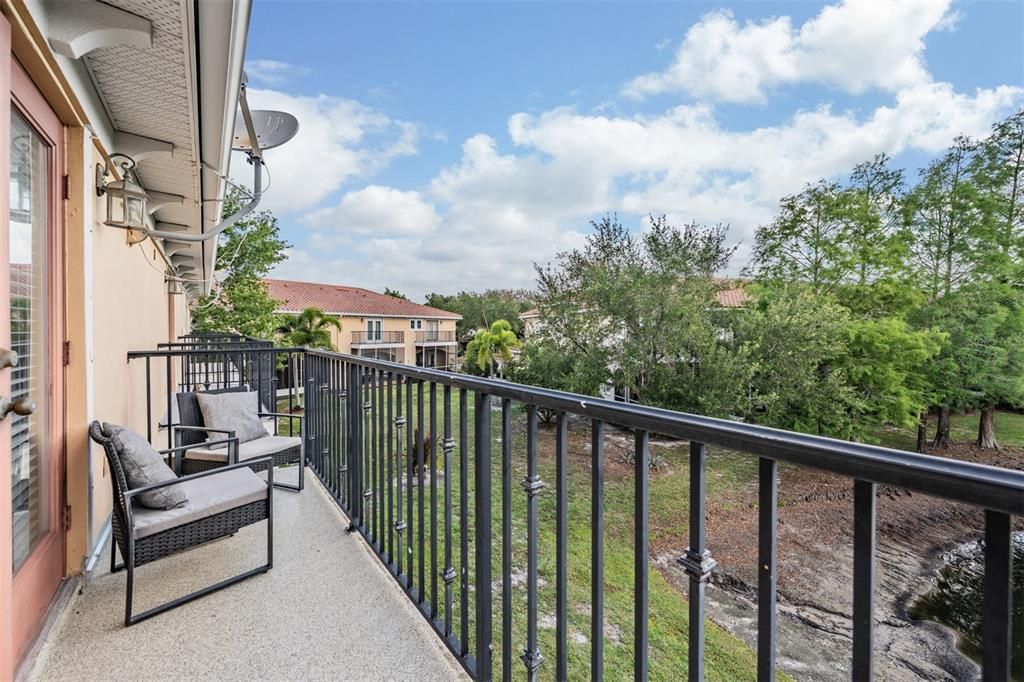 For Sale: $479,900 (3 beds, 2 baths, 1990 Square Feet)