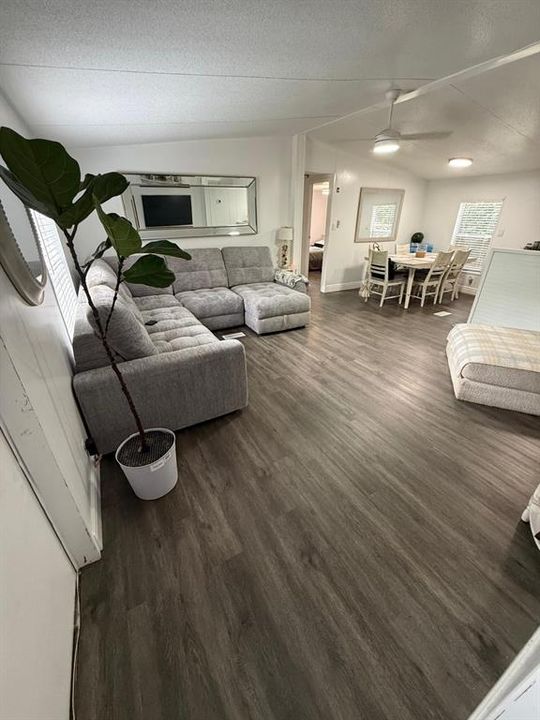 For Sale: $130,000 (3 beds, 2 baths, 960 Square Feet)