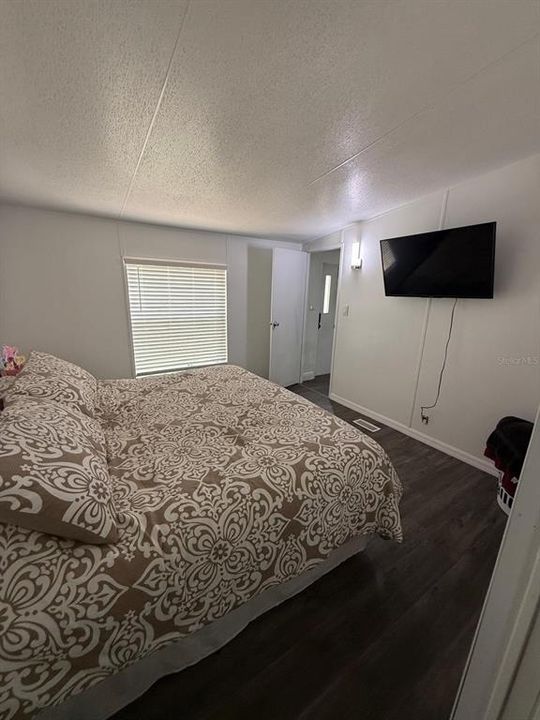 For Sale: $130,000 (3 beds, 2 baths, 960 Square Feet)