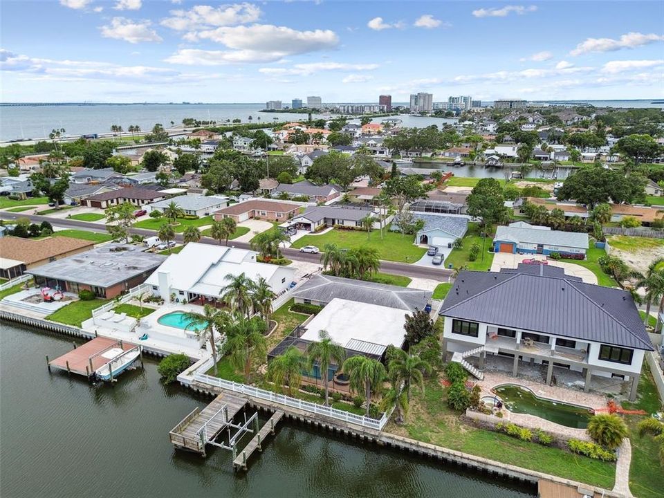 Activo con contrato: $775,000 (4 camas, 3 baños, 2632 Pies cuadrados)