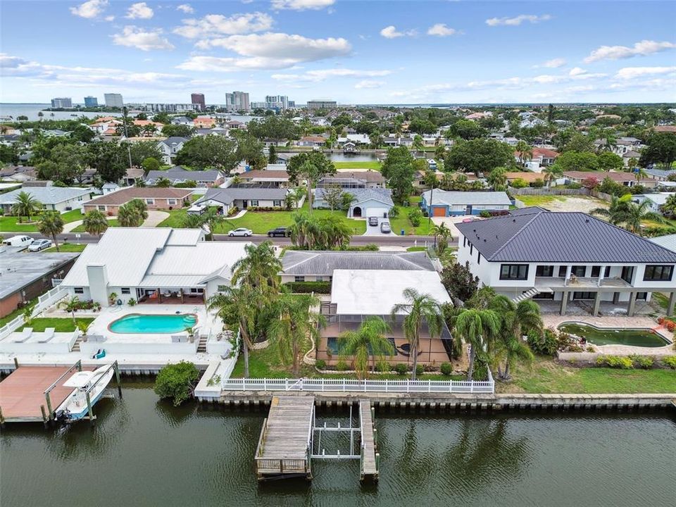 Activo con contrato: $775,000 (4 camas, 3 baños, 2632 Pies cuadrados)