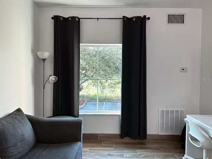 На продажу: $145,000 (1 спален, 1 ванн, 547 Квадратных фут)