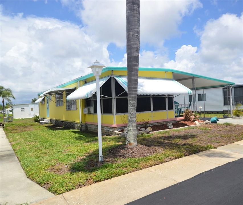 For Sale: $135,000 (2 beds, 2 baths, 960 Square Feet)