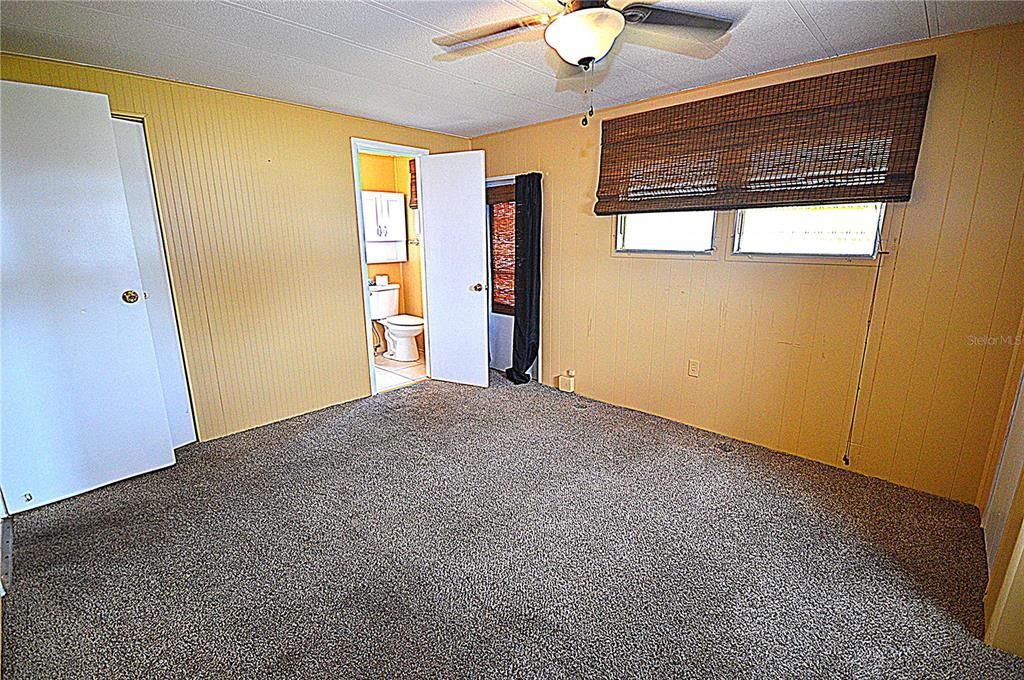 For Sale: $135,000 (2 beds, 2 baths, 960 Square Feet)