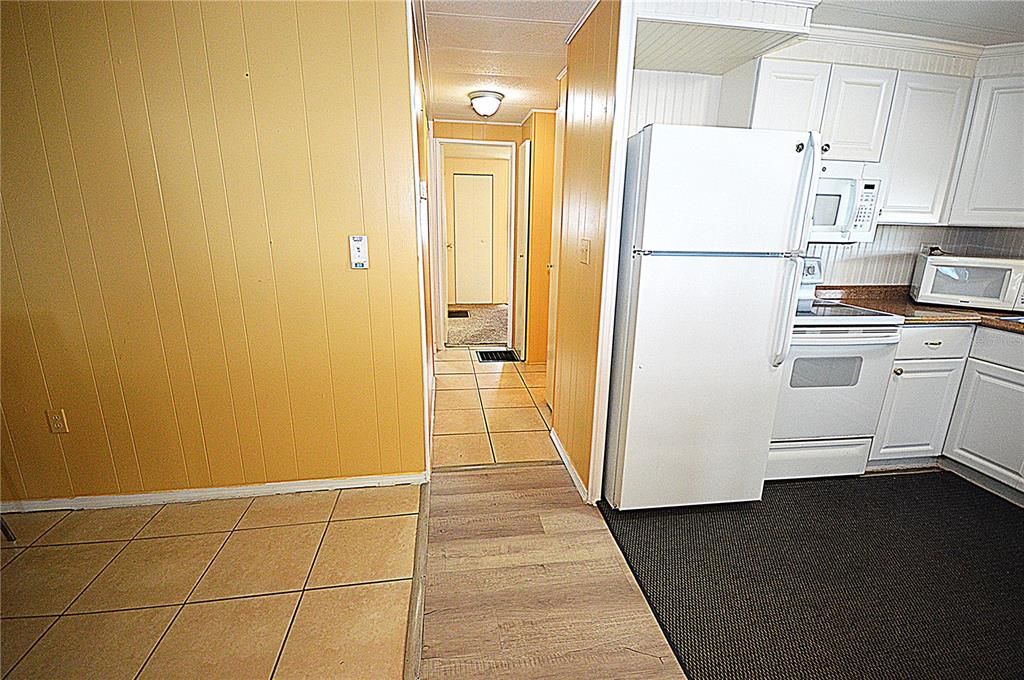 For Sale: $135,000 (2 beds, 2 baths, 960 Square Feet)