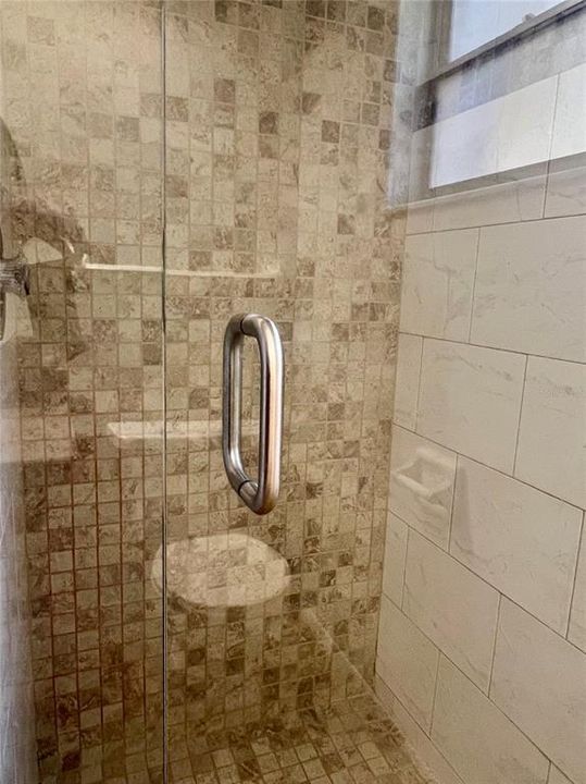 For Sale: $199,500 (2 beds, 2 baths, 924 Square Feet)