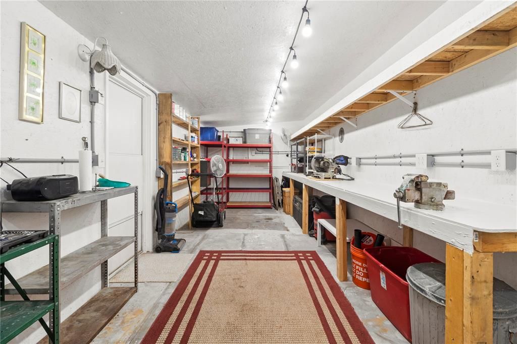 For Sale: $129,900 (2 beds, 1 baths, 672 Square Feet)