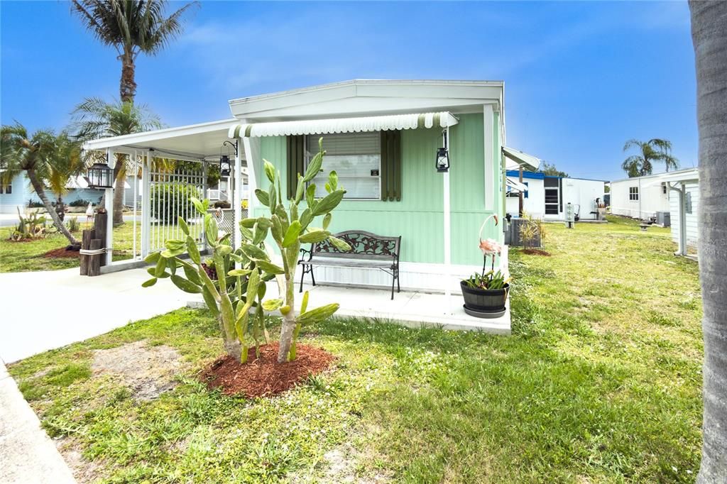 For Sale: $129,900 (2 beds, 1 baths, 672 Square Feet)