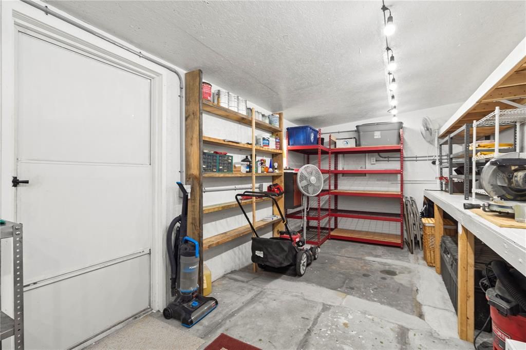 For Sale: $129,900 (2 beds, 1 baths, 672 Square Feet)