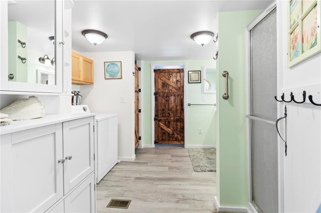 For Sale: $129,900 (2 beds, 1 baths, 672 Square Feet)