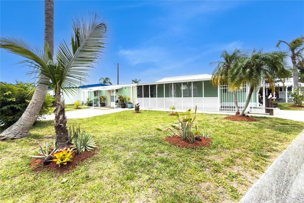 For Sale: $129,900 (2 beds, 1 baths, 672 Square Feet)