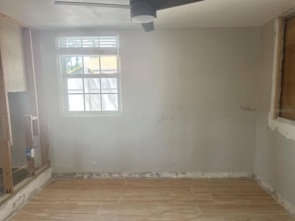 Active With Contract: $186,500 (3 beds, 2 baths, 1248 Square Feet)