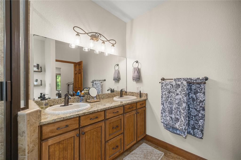 For Sale: $399,900 (3 beds, 2 baths, 1888 Square Feet)