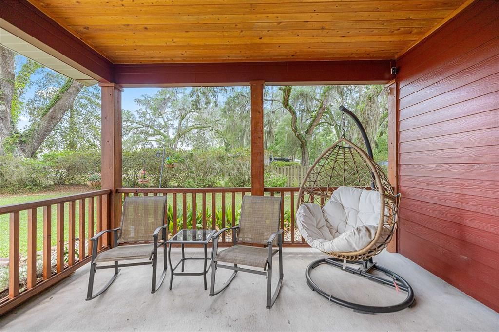 For Sale: $399,900 (3 beds, 2 baths, 1888 Square Feet)