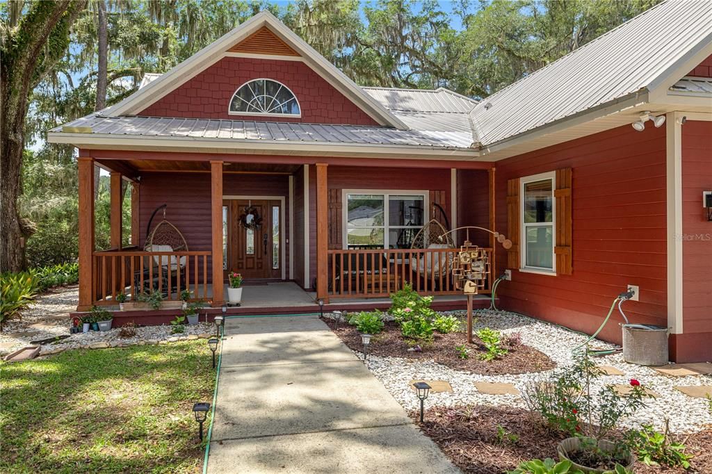 For Sale: $399,900 (3 beds, 2 baths, 1888 Square Feet)