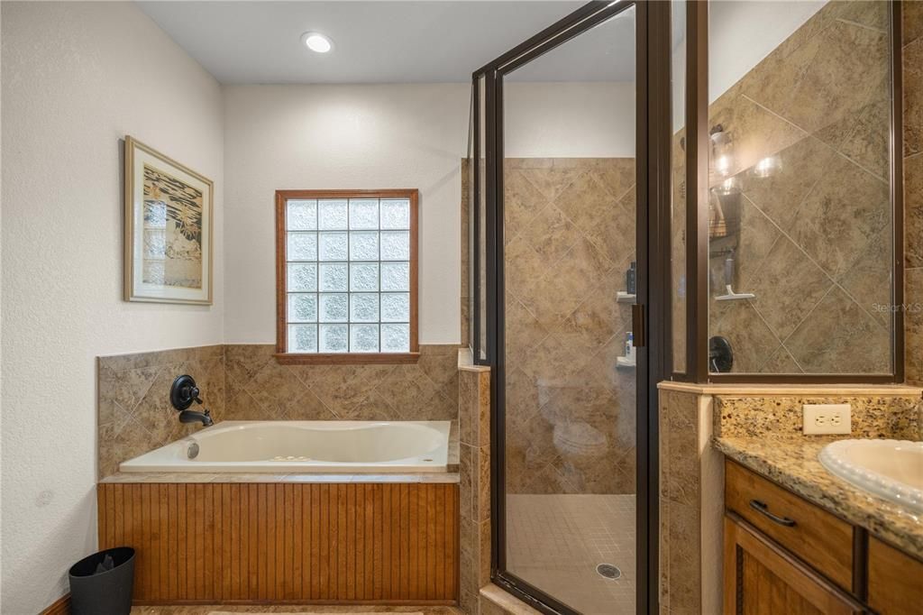 For Sale: $399,900 (3 beds, 2 baths, 1888 Square Feet)