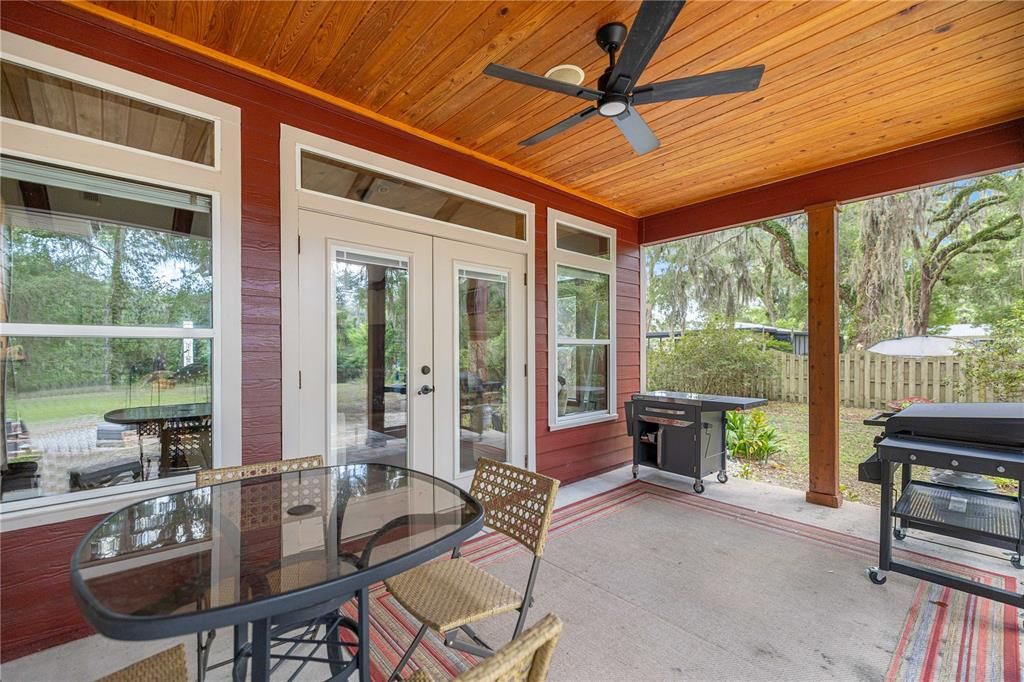 For Sale: $399,900 (3 beds, 2 baths, 1888 Square Feet)
