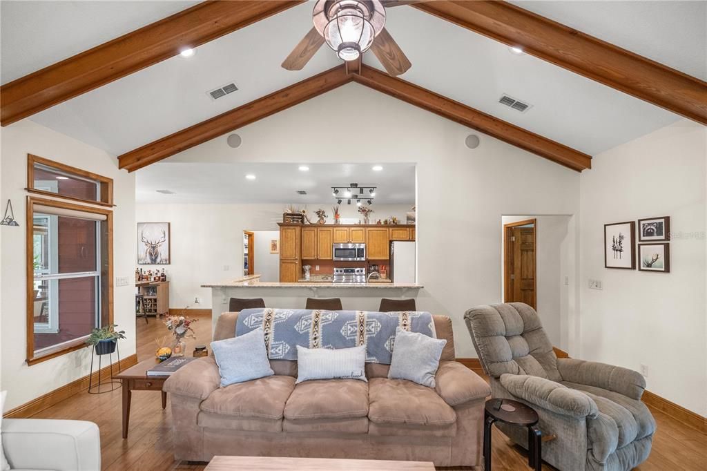 For Sale: $399,900 (3 beds, 2 baths, 1888 Square Feet)
