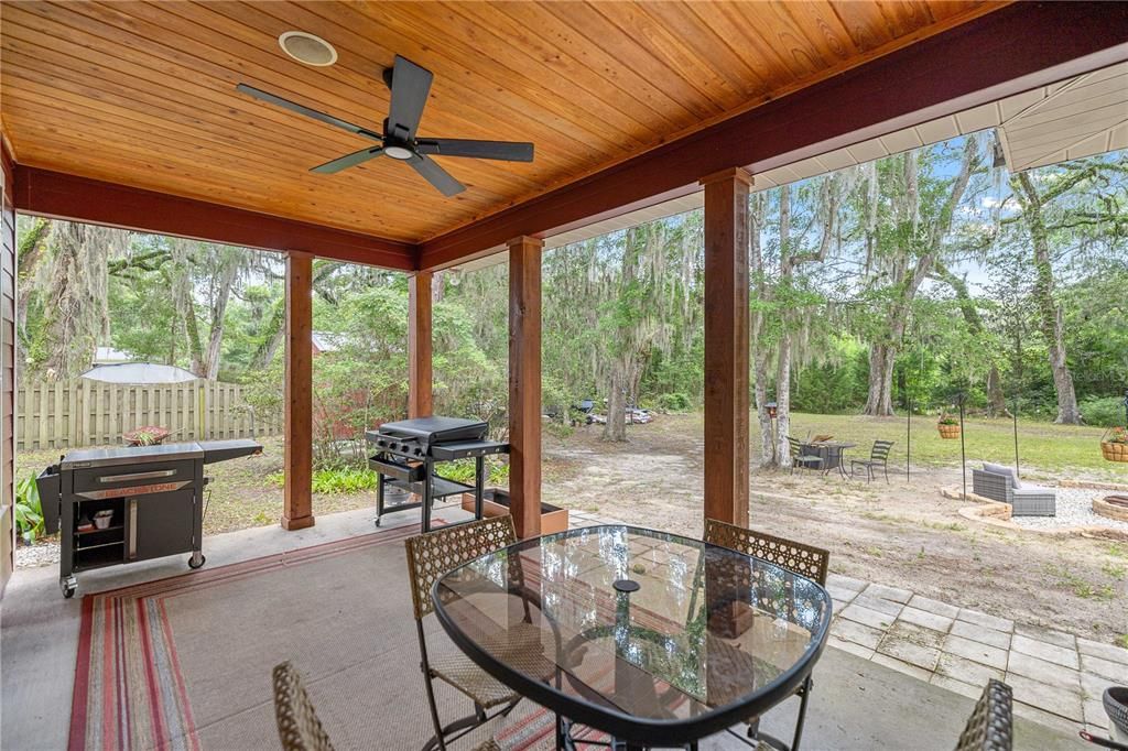 For Sale: $399,900 (3 beds, 2 baths, 1888 Square Feet)