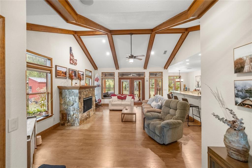For Sale: $399,900 (3 beds, 2 baths, 1888 Square Feet)