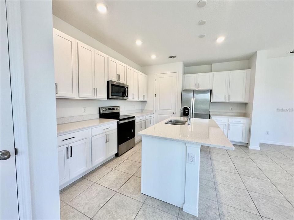 Active With Contract: $2,390 (3 beds, 2 baths, 2160 Square Feet)