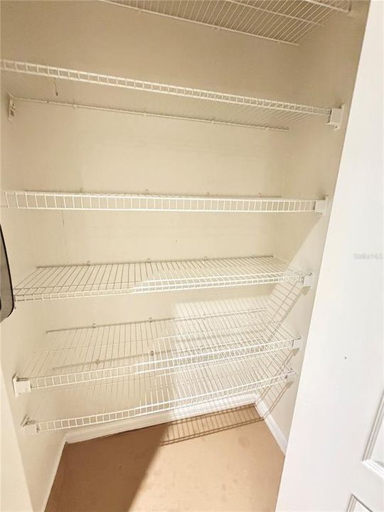 Под контрактом: $3,599 (5 спален, 4 ванн, 2821 Квадратных фут)