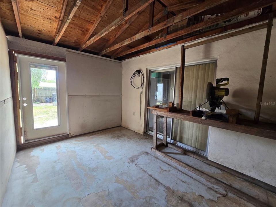 For Sale: $179,000 (2 beds, 2 baths, 1075 Square Feet)