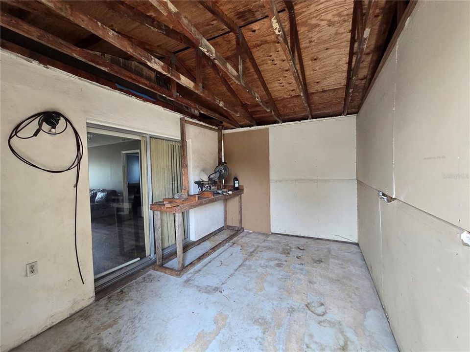 For Sale: $179,000 (2 beds, 2 baths, 1075 Square Feet)