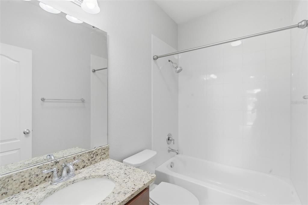 En Venta: $765,000 (3 camas, 2 baños, 2227 Pies cuadrados)