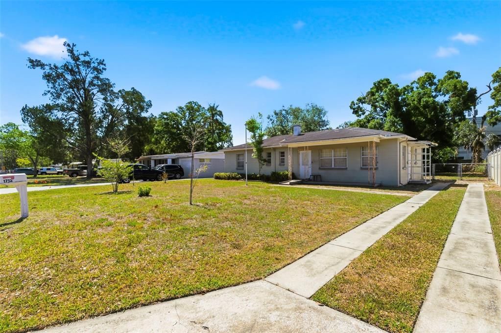 Activo con contrato: $279,900 (4 camas, 2 baños, 1175 Pies cuadrados)