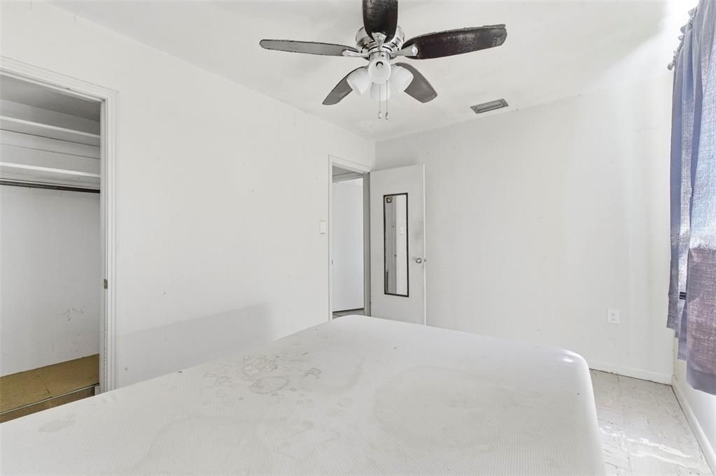 Activo con contrato: $279,900 (4 camas, 2 baños, 1175 Pies cuadrados)