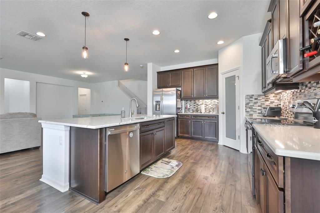 Active With Contract: $524,990 (5 beds, 4 baths, 3127 Square Feet)