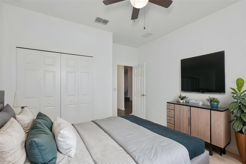 Active With Contract: $524,990 (5 beds, 4 baths, 3127 Square Feet)