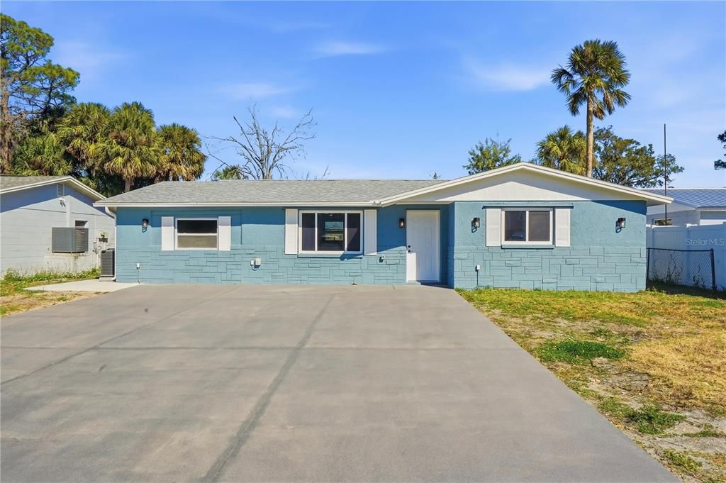 For Rent: $2,200 (3 beds, 2 baths, 1312 Square Feet)