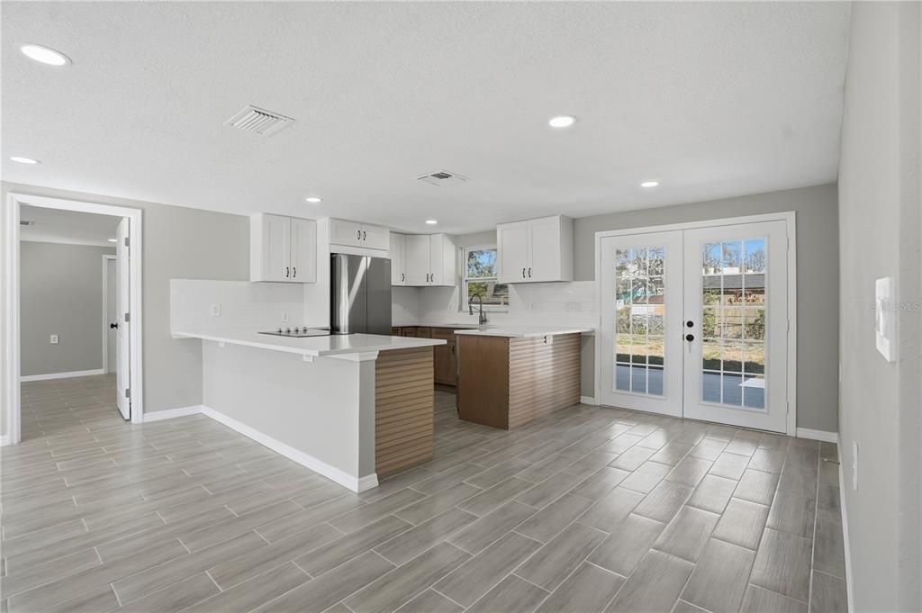 For Rent: $2,200 (3 beds, 2 baths, 1312 Square Feet)