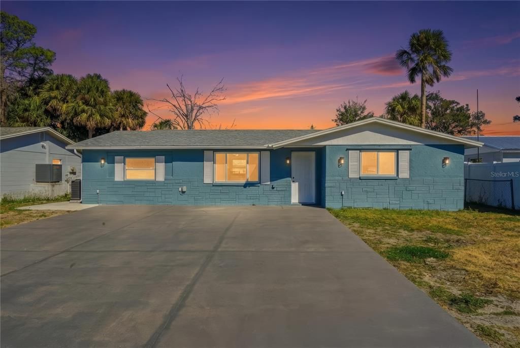 For Rent: $2,200 (3 beds, 2 baths, 1312 Square Feet)